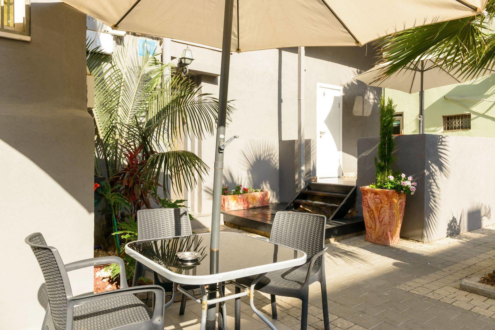 Crown Sea Apart Hotel Tel Aviv Exteriör bild